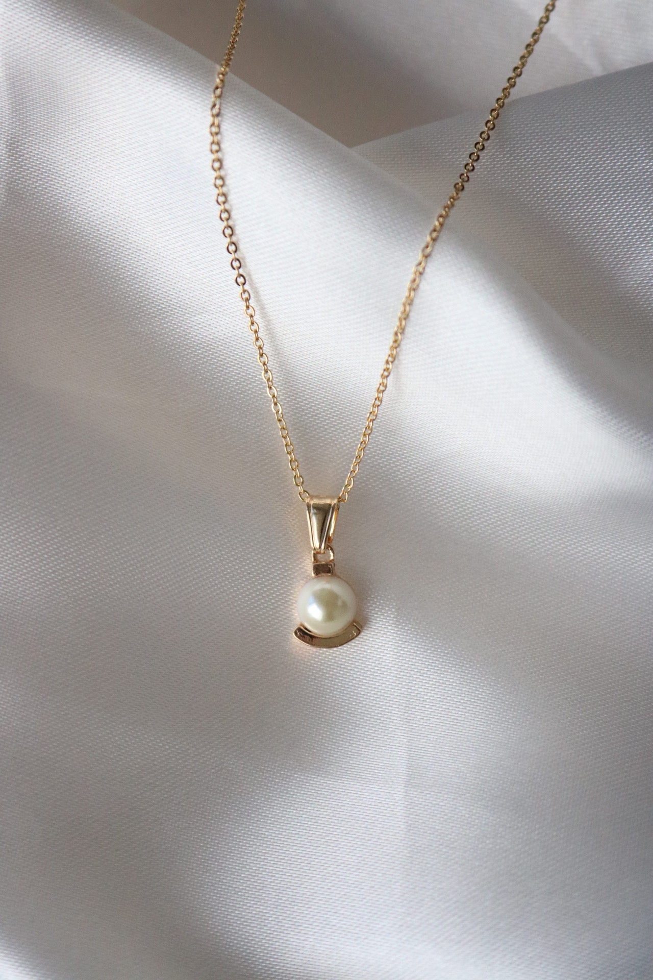 White Pearl Necklace