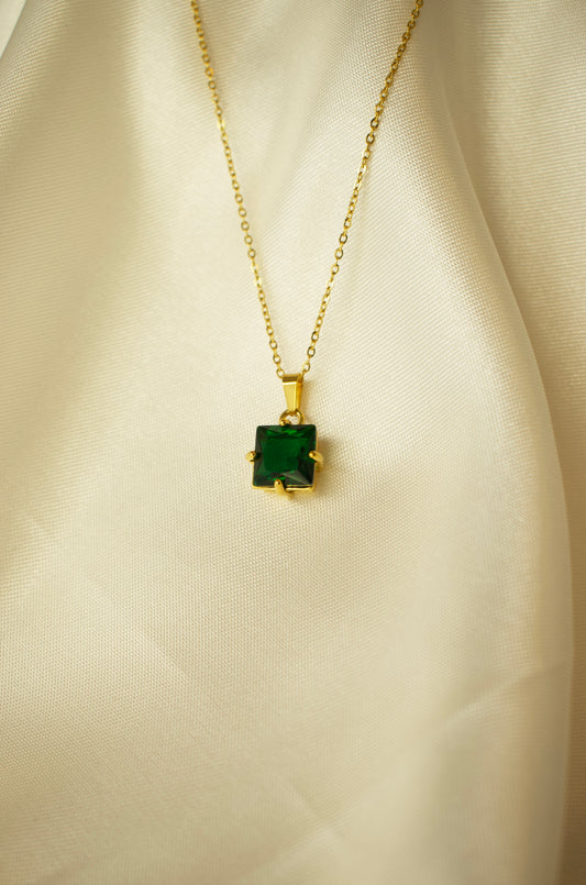 Emerald Vershal Necklace