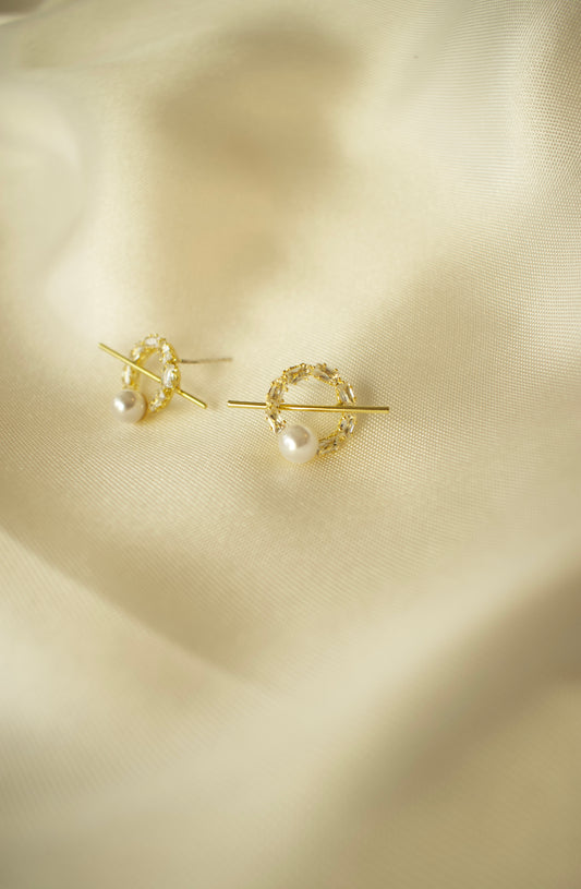 Claire Pearl Earrings