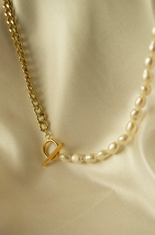 Emma Pearl Necklace